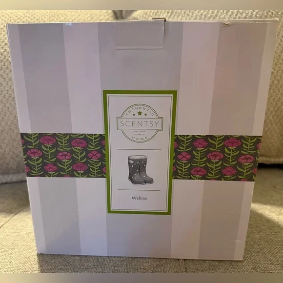Wellies Scentsy Warmer - Picture 3 of 6